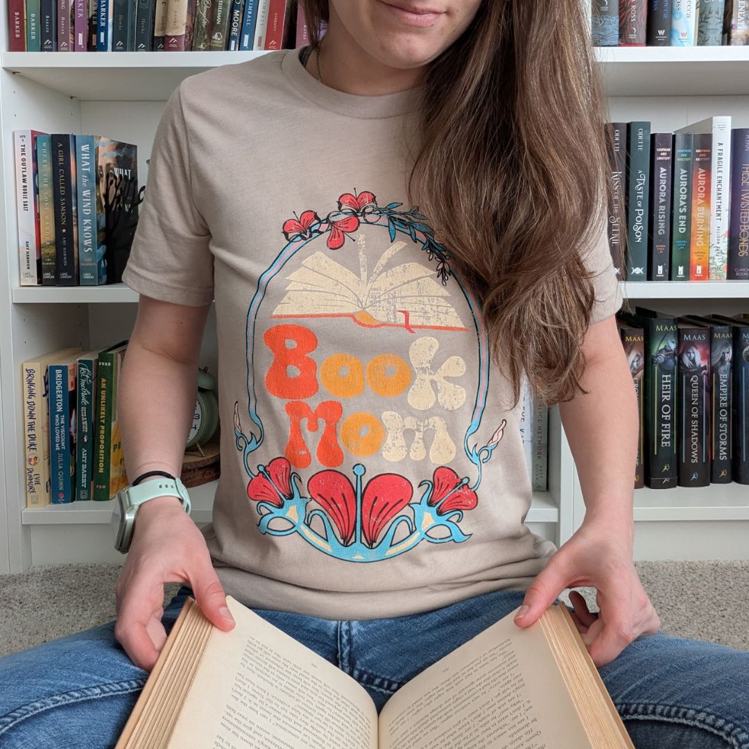 Book Mom Unisex Tee