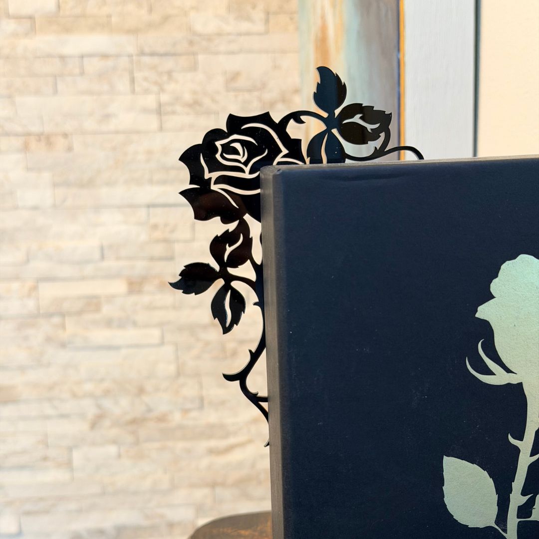 Thornes and Roses Bookshelf Silhouette
