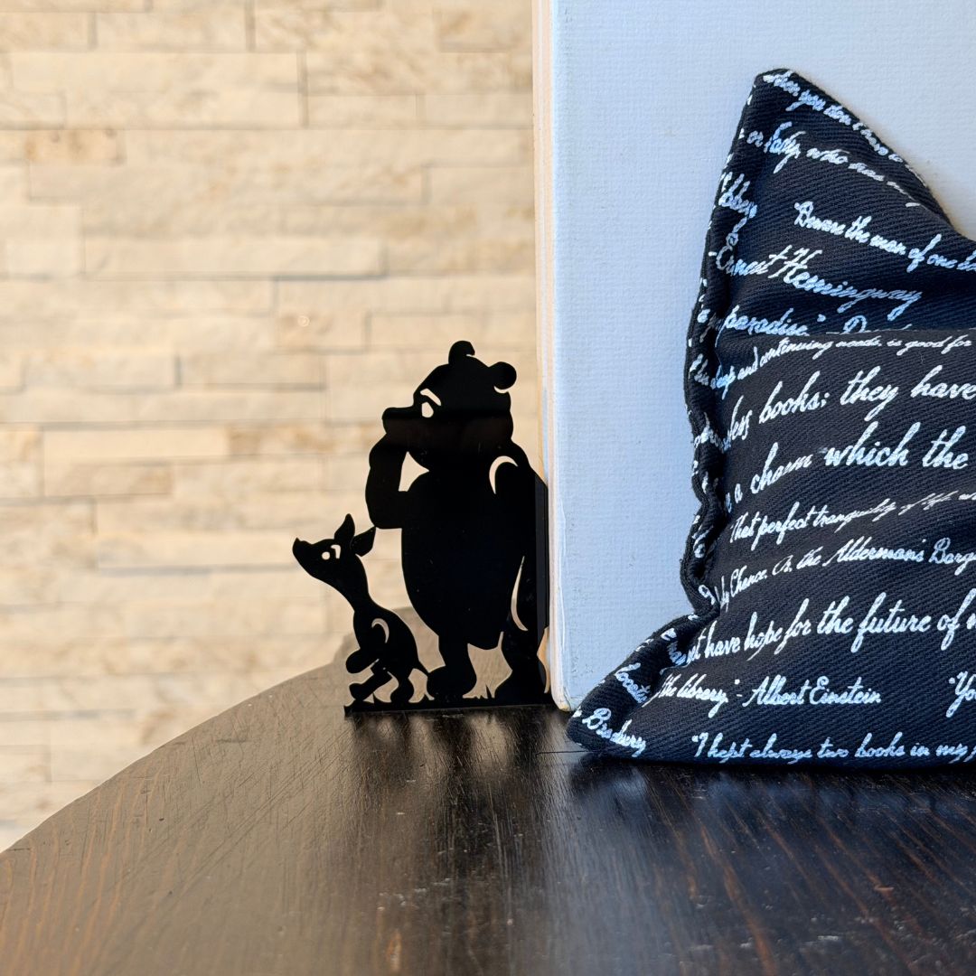 Pooh & Piglet Bookshelf Silhouette
