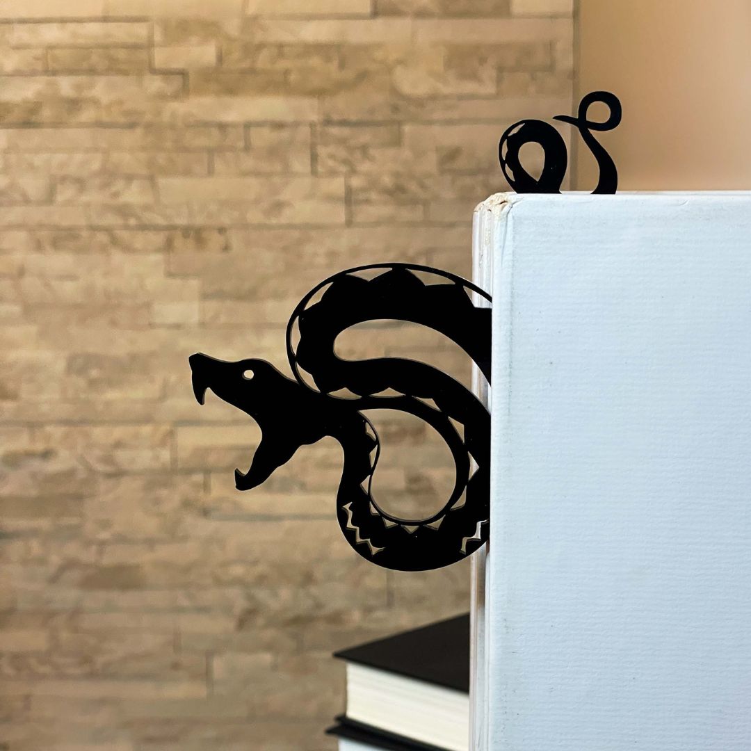 Snake Bookshelf Silhouette