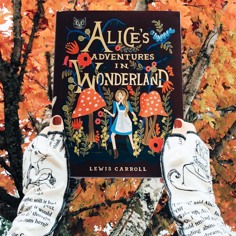 Hardcover　Storiarts　in　Adventures　Alice's　Wonderland