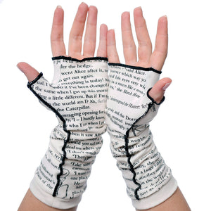 Alice in Wonderland Writing Gloves - Storiarts - 3